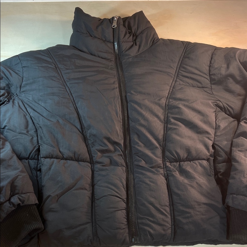 Forever 21 Black Puffer Cropped Jacket Sz M